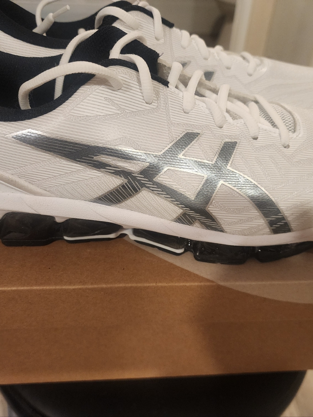 ASICS Gel Quantum 180 Men’s White and Black  Athletic Running Shoes